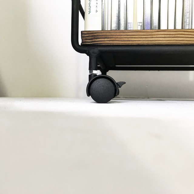 アイアンフレームのワゴン Earl