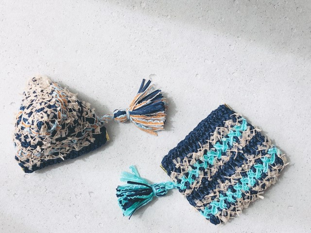 ファンシーヤーンを飾るバネポーチ 三角ポーチ 四角ポーチ By Doliminue ドリミーヌ 60ろくまる編み物キット販売サイト 世界が認めた毛糸を使用した編み物キット