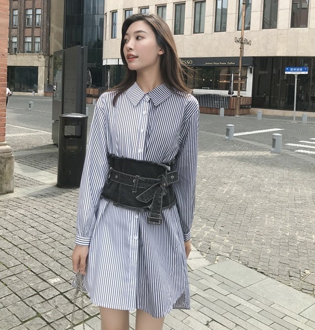 ツートンカラーストライプシャツワンピース デニムサッシュベルト コルセットベルト 個性的 バックリボン 個性的 More Lluze モア ルーゼ