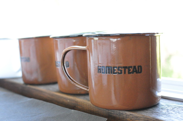 ホーローマグカップ White Brown Near