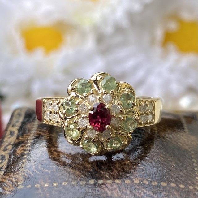イギリスヴィンテージリング ルビー グリーンサファイア ダイヤモンド デイジーリング アンティークジュエリー Daisyring