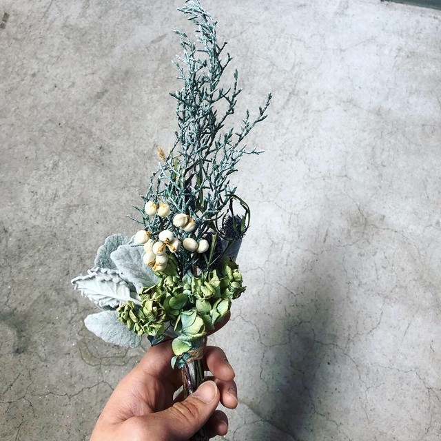 ブルーアイスの爽やかな青スワッグ せかいの花