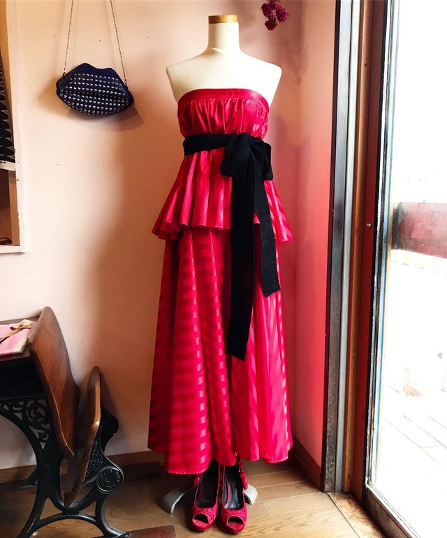 真っ赤なドレス Dreami