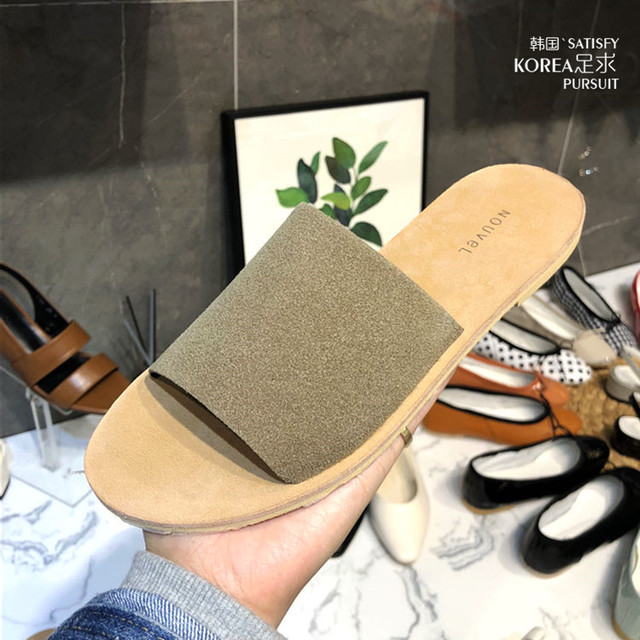 夏のビーチのカジュアルコーデにぴったり フェイクスエード調 シンプルぺたんこサンダル 大人女子向けネットショップsteady ステディ