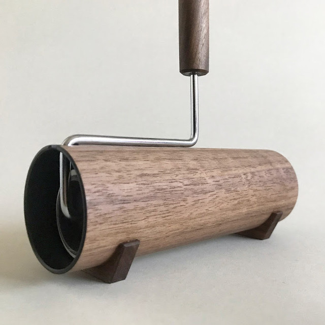 掃除が楽しくなるカーペットクリーナー ウォルナット 贈り物家具 Mihataya