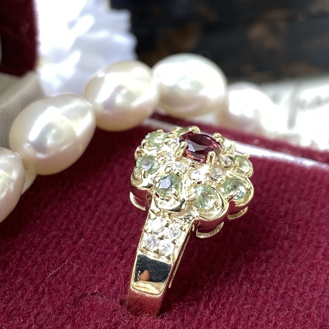 イギリスヴィンテージリング ルビー グリーンサファイア ダイヤモンド デイジーリング アンティークジュエリー Daisyring