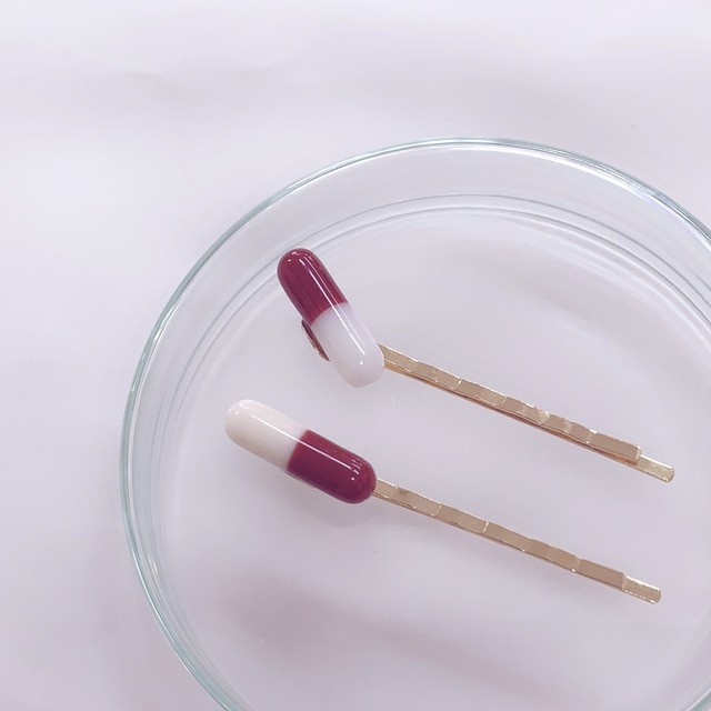 レトロカラーお薬ヘアピン二種 テートリヒェスギフト