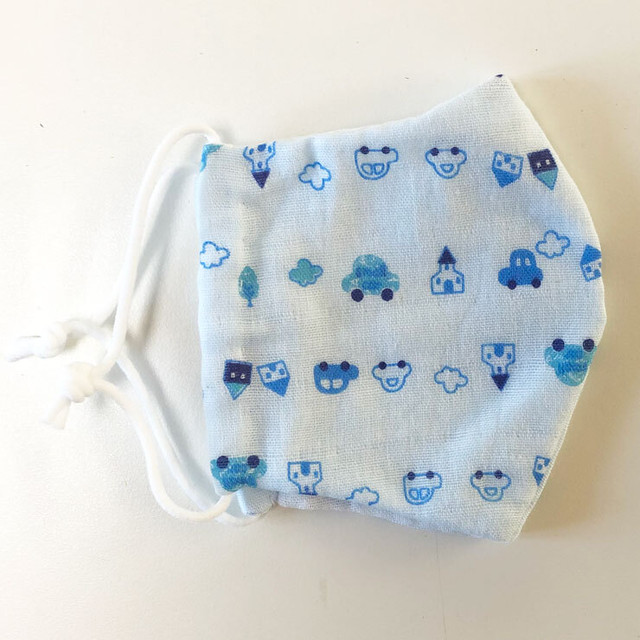 ブルーの車の可愛いマスク洗える手作りガーゼマスク くるま柄 1枚 子供用 お顔の小さい大人用 Sサイズ 布マスク 立体型 幸せデリバリー リングピローなどの結婚式アイテム 手芸用品の通販