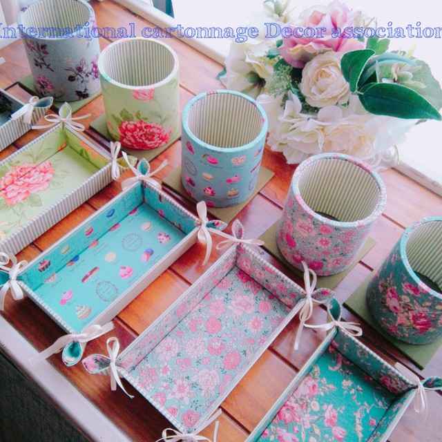 部屋を彩る 可愛いペン立てと小物入れのset Cartonnage お楽しみレッスン Kokukaru