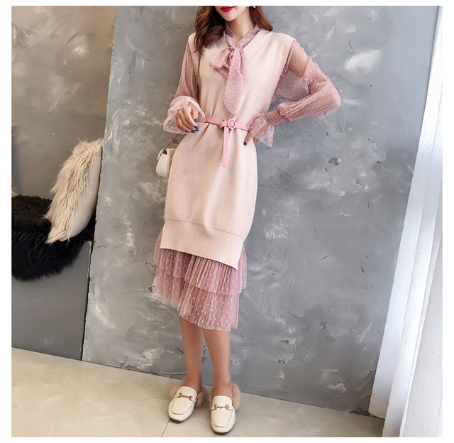 長袖はシャーリングが可愛いお姫様袖口 膝下丈ドットレース ケーキ型ワンピ裾 リボンとvネックのロングニットベストの重ね着ワンピース Mahalore To All Ladies