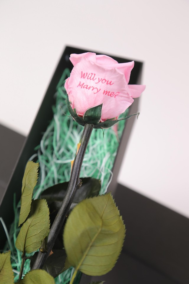 メッセージフラワー 一輪のバラの花びらにメッセージをプリント Aquxya Flower Jewelry