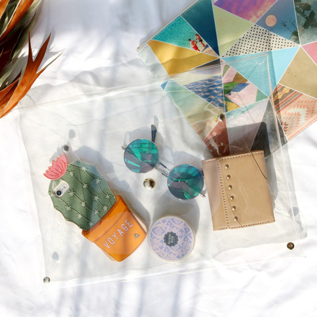 Accomode アコモデ トリップコラージュクリアクラッチバック クラッチ