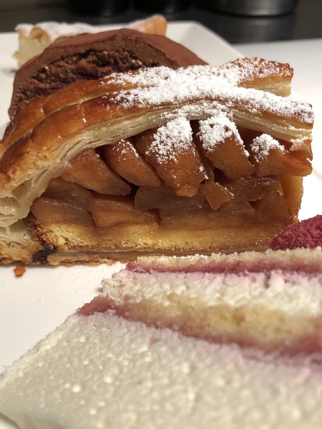 ３月１0日から１６日までお休み 配送可能 季節限定 手作りアップルパイ ビストロエガリテ オンラインショップ 駒場東大前 神泉 松濤 渋谷 本格フレンチのテイクアウト