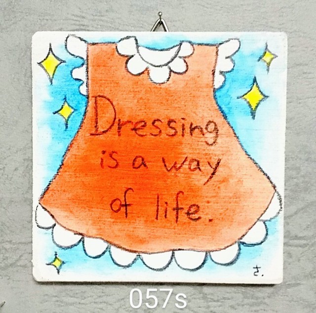 057s Dressing Is A Way Of Life 服装は生き方である イヴ サンローランの言葉 名言シリーズ ハンドメイドインテリアパネル絵格言ことば 板絵 さっちん