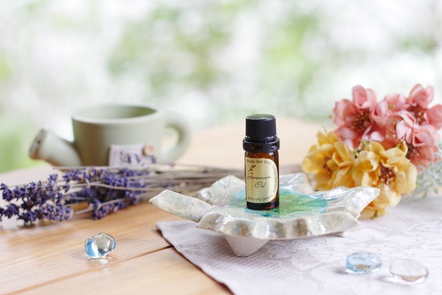 ゼラニウムオイル 大自然生活館 株 Base店 ハーブと自然食品のお店 オリジナルハーブティー アロマオイル