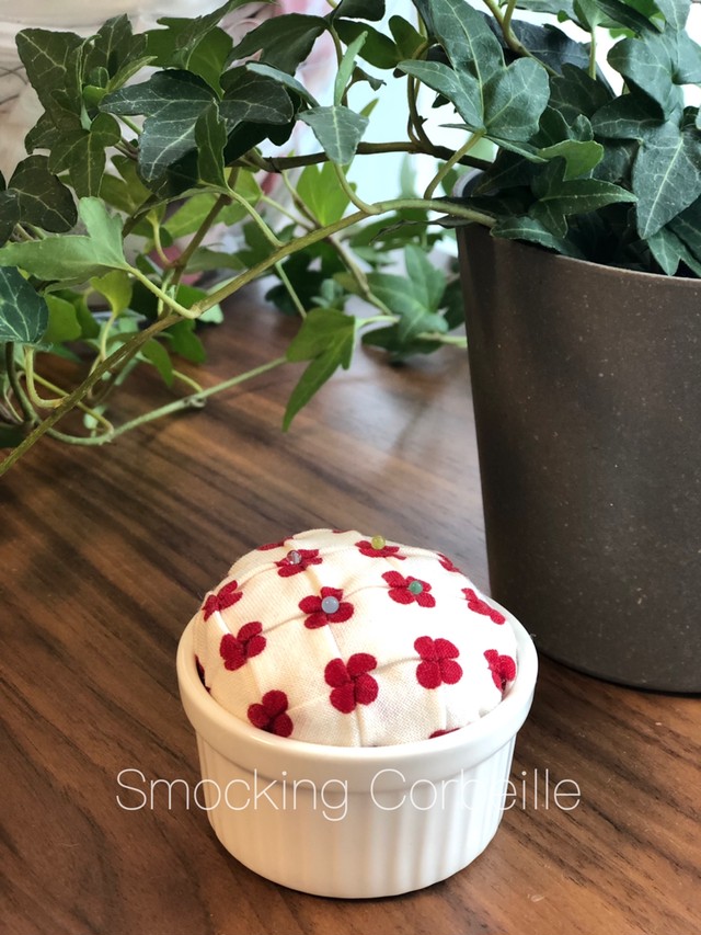 水玉ピンクッション作成キット スモッキング刺繍 スモッキング コルベイユ 水玉ピンクッション作成キット スモッキング刺繍 スモッキング コルベイユ