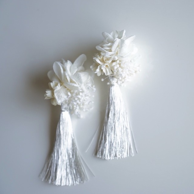 ボタニカルタッセルピアス 花ピアス ブライダルアクセサリー ウェディング 結婚式 ピアス Fott