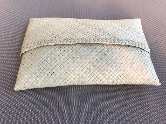 タイ製 カチューで編まれたバッグ Hug Time