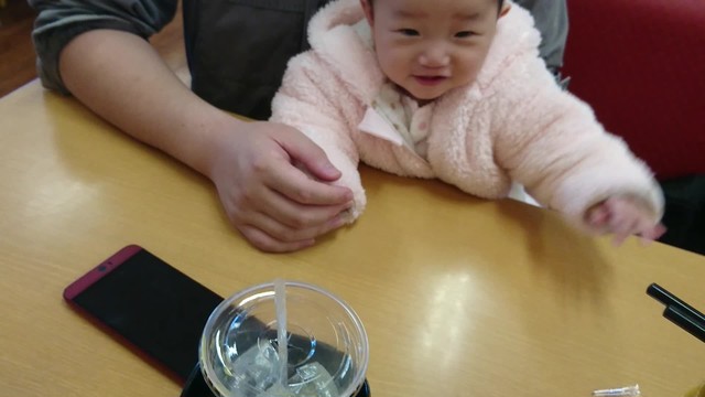 外食 いたずら Babymodel