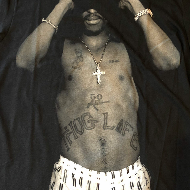 2pac Tシャツ Chest Tats 公式ライセンス 商品 Tup1039br 送料無料 バンド ロック Tシャツ Muse