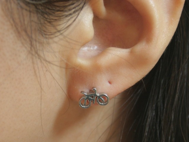 １６ｇバイク ボディピアス 軟骨ピアス 片耳ピアス Pd2 Iaxe