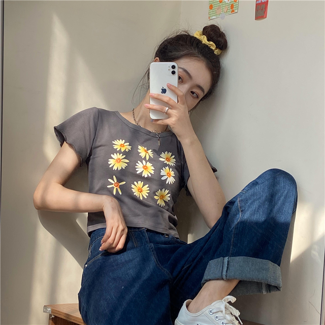Tシャツ 半袖 袖切りっぱなしデザイン ショート丈 フラワー グレー 韓国ファッション レディース 花 カットソー ラウンドネック かわいい カジュアル ガーリー Gr Chiko チコ プチプラレディースファッション通販 韓国ファッション Tシャツ 半袖 袖切りっぱなしデザイン ショート丈 フラワー グレー 韓国ファッション レディース 花 カットソー ラウンドネック かわいい カジュアル ガーリー Gr Chiko チコ プチプラレディースファッション通販 韓国ファッション