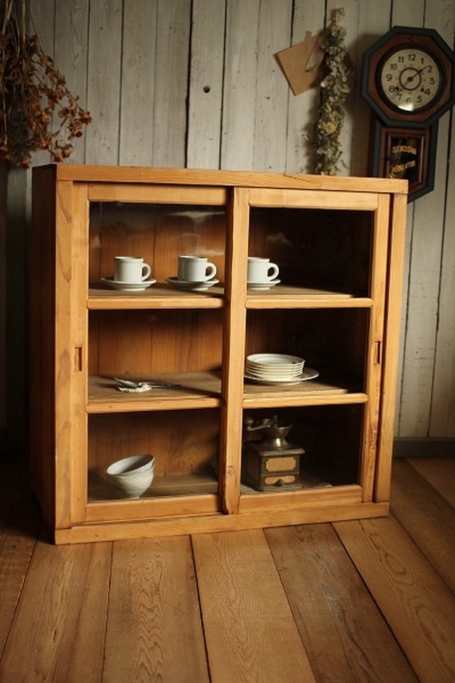 古い木製のガラス格子戸棚 食器棚 Denbee 古道具
