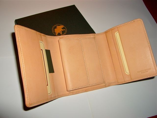 新品 ハンティングワールド モノグラム お財布 Terumi