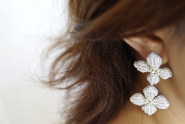 【刺繍ピアス】White flowers✴︎