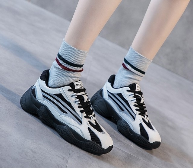 スニーカー 靴 シューズ ダッドスニーカー おじ靴 厚底 歩きやすい 疲れにくい 履きやすい 無地 カジュアル 可愛い おしゃれ スポーツ 人気 ぐるぐる