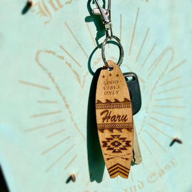 無料名入れ サーフボード型 Ortega Star ハンドメイド ウッドキーホルダー Hawaii Style Club