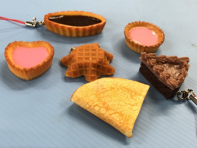 食品サンプルストラップ製作キット スイーツ ワッフルチョコ 葵サンプル