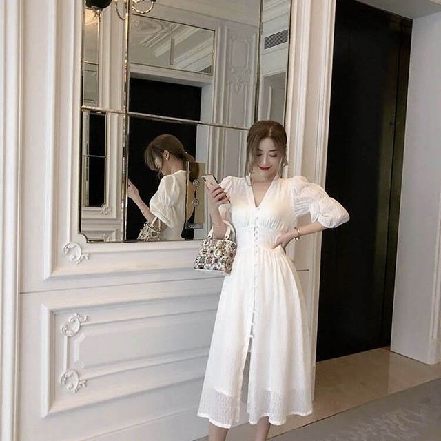 Vネック前ボタンパフスリーブワンピース ホワイトワンピース Liliana