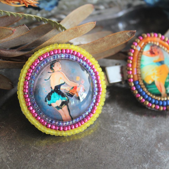 レトロガールのヘアピン Angie