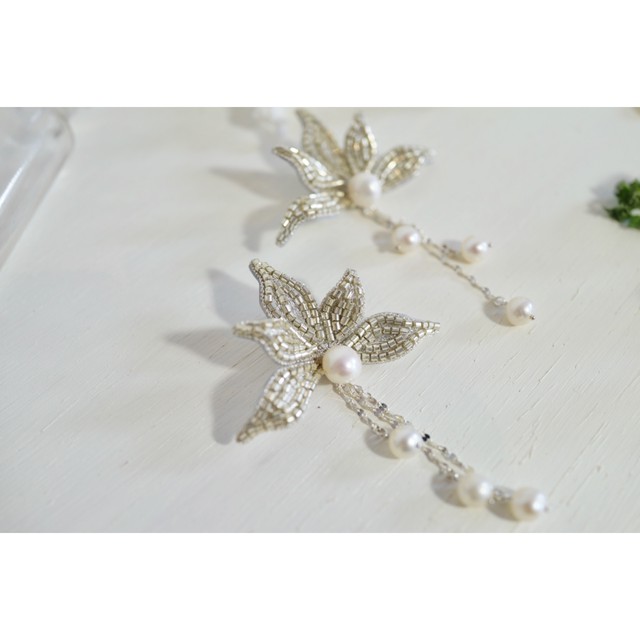 【刺繍ピアス】silver flower✴︎