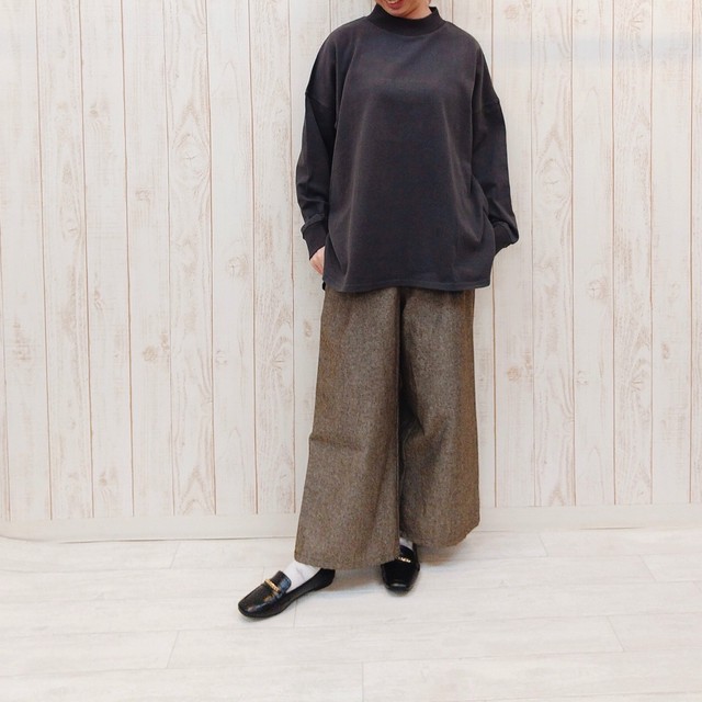 ピーチ起毛ハイネックロンt ハイネックロンt ロンt トップス ハイネック カットソー 長袖tシャツ プチプラ コーデしやすい 大人カジュアル リラックス ゆるコーデ 秋コーデ 韓国ファッション 休日style オフィススタイル おうち時間 リラックススタイル ワンマイルウェア