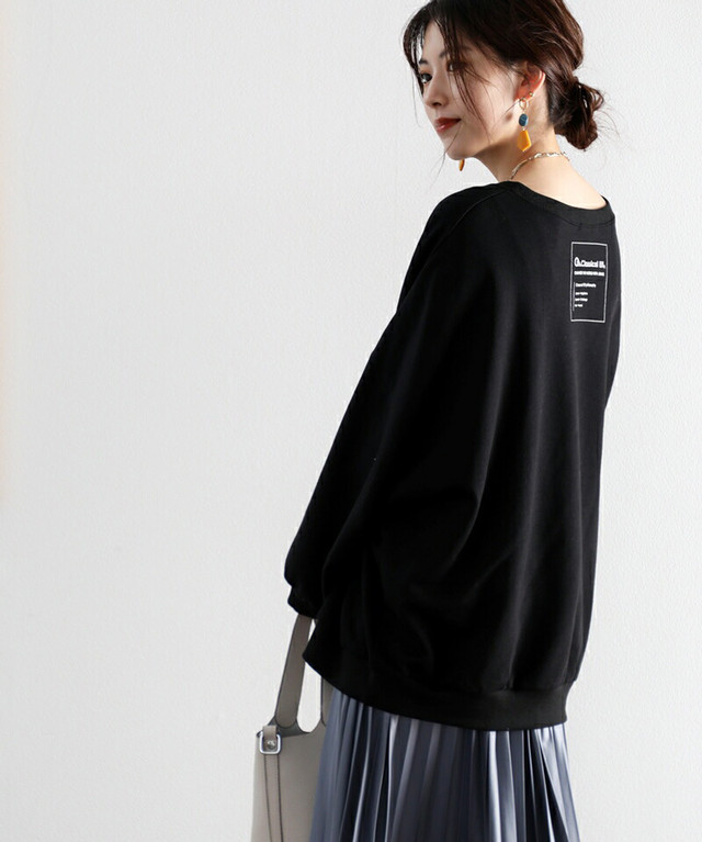 シンプルなバックロゴがクールな印象に ゆるっとかわいいプルオーバー Clf017 Classicalelf クラシカルエルフ 公式 Base ベイス レディースファッション ファッション 通販
