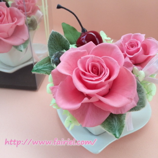 ギフトラッピング メッセージカード 無料 上質 プリザーブドフラワー アレンジメント 専門店 ハート カップ ピンクの薔薇 バラ 桃 プレゼント 贈り物 かわいい おしゃれ ルーシーss ピンク プリザーブド アレンジ ギフト フェアリール プリザーブドフラワーの