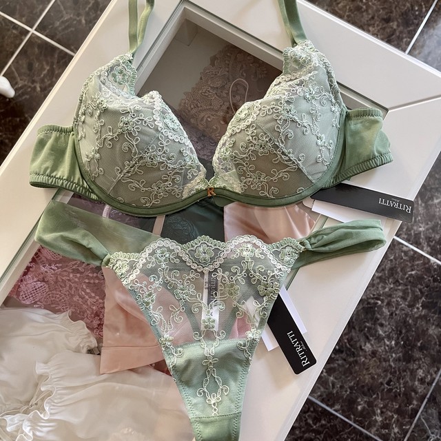 RITRATTI ブラジャー&ストリングタンガ 2サイズ