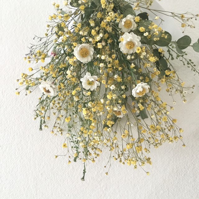 かすみ草と花かんざしのスワッグ イエロー 春スワッグ ドライフラワー 誕生日プレゼント 引っ越し祝い ギフト プチメリア お花ギフト かすみ草と花かんざしのスワッグ イエロー 春スワッグ ドライフラワー 誕生日プレゼント 引っ越し祝い ギフト プチメリア お花ギフト