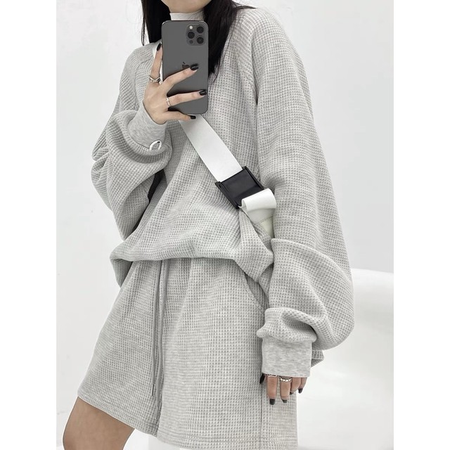 gray sweat set up