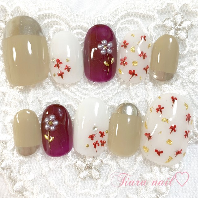 Sale現品ネイルチップ Tiara Nail ネイルチップ専門店