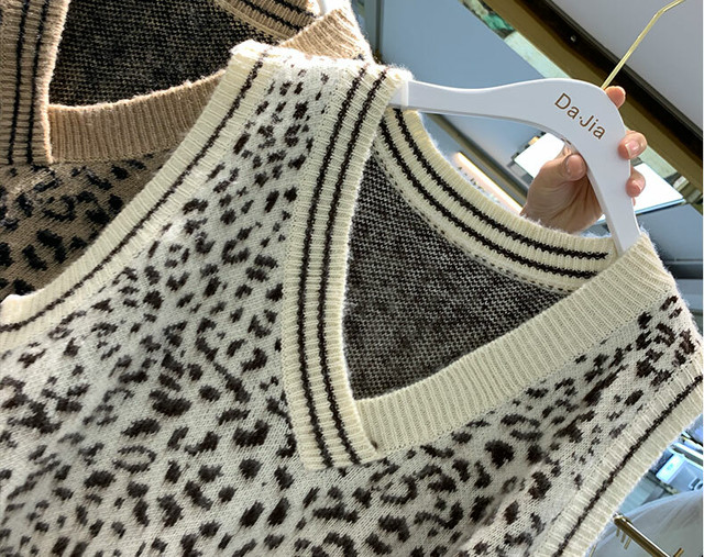 レオパード ヒョウ柄 ニットベスト Vネックベスト トレンド 韓国ファッション オルチャン 着回し ｇｄｒ