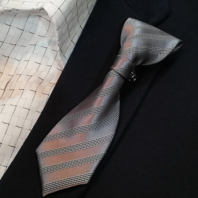 送料無料 21 ちびっ子ネクタイ タックピンブローチ ラペルピン メンズ レディース アクセサリー おしゃれ ミニネクタイ 人気 コーデ プレゼント Cozyrose コージーローズ