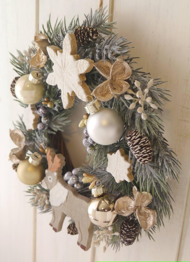 外玄関ok シャンパンカラーのクリスマスリース アトリエ野うさぎ