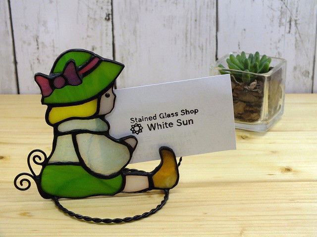 カードスタンド かわいい帽子の女の子 グリーン ステンドグラス W3 Stained Glass のインテリア雑貨 小物の通販
