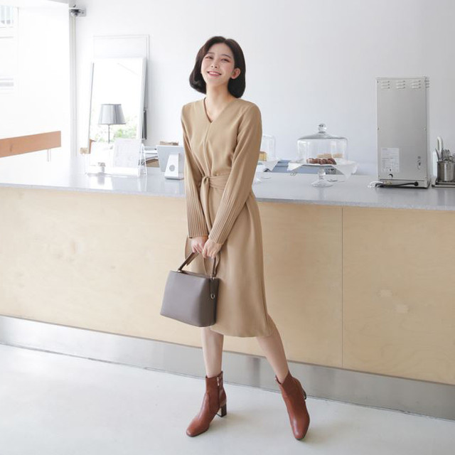 きれいめワンピース レディース 膝丈 Vネック シンプル 上品 フェミニン ウエストリボン 長袖 通勤 オフィス ベージュ A8 La Vie En Rose