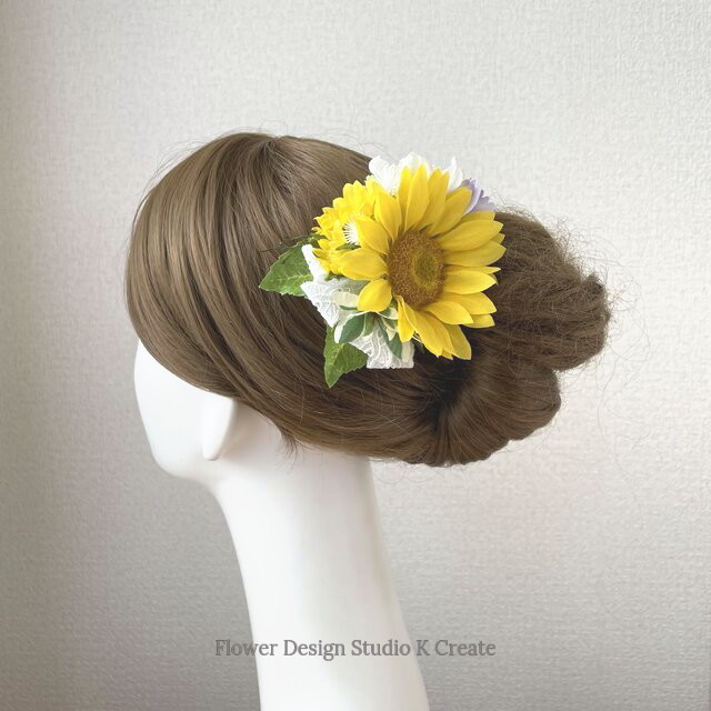 向日葵とデルフィニュウムのヘアクリップ レースリボン 向日葵 おでかけ 浴衣 イエロー 髪飾り Flower Design Studio K Create