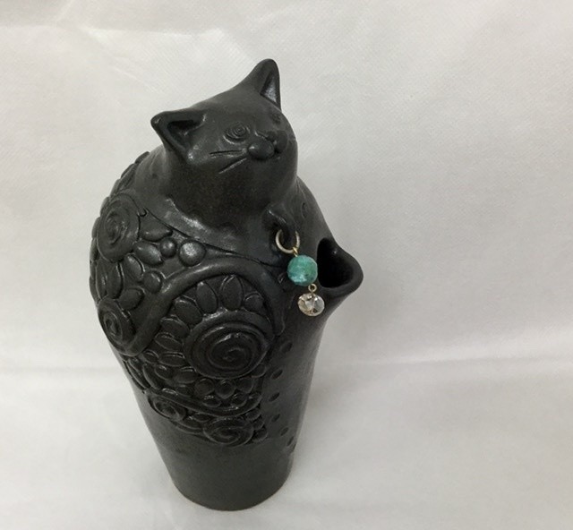 黒猫のダンディー オシャレな黒猫の花入れ アトリエ陶喜