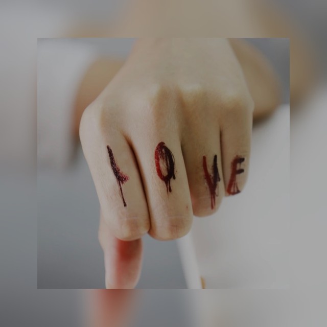 Bloody Sentence 血文字 タトゥーシール ハロウィン メイク 傷 特殊メイク 血 Blood 英語 English The Haunted Village Halloween Horror ハロウィン ホラー やみかわいい